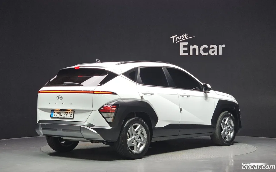 Hyundai Kona Hybrid 2023 — миниатюра 2