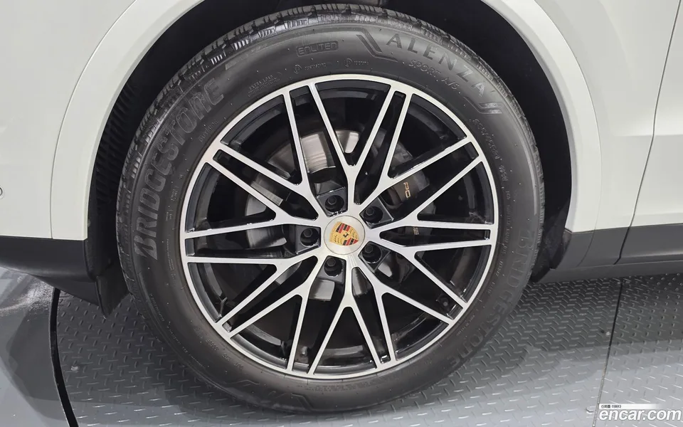 Porsche Cayenne 3.0 2024 — миниатюра 5