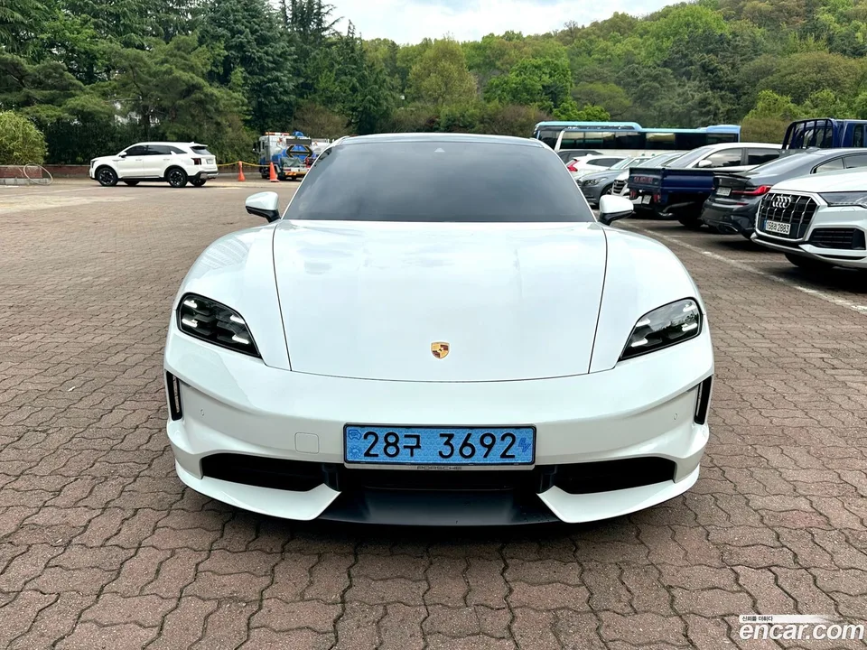 Porsche Taycan 4S 2025 — миниатюра 2