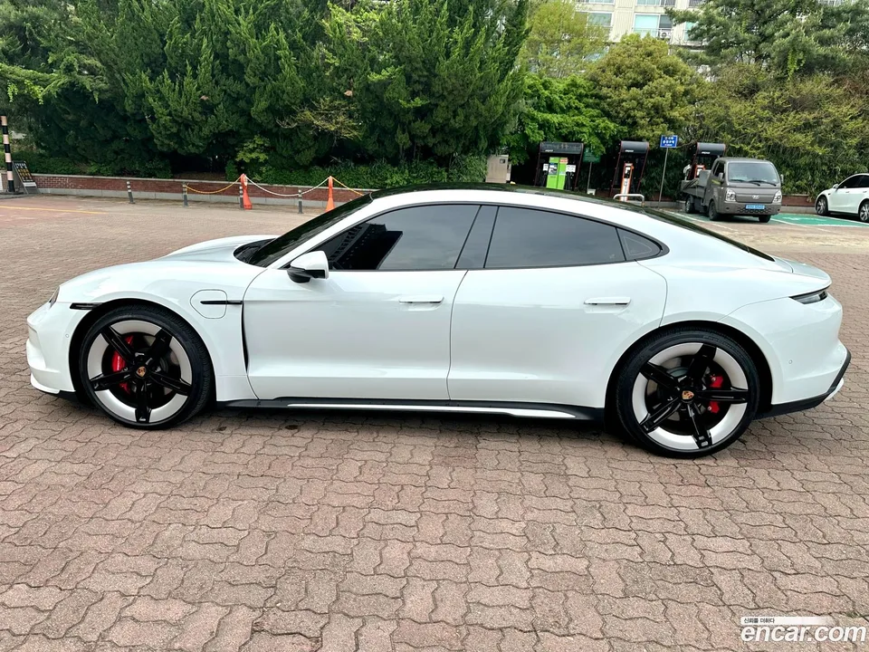 Porsche Taycan 4S 2025 — миниатюра 3