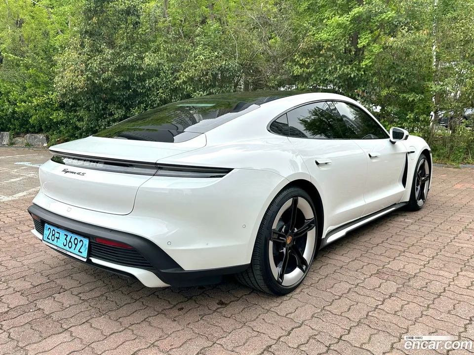 Porsche Taycan 4S 2025 — миниатюра 5
