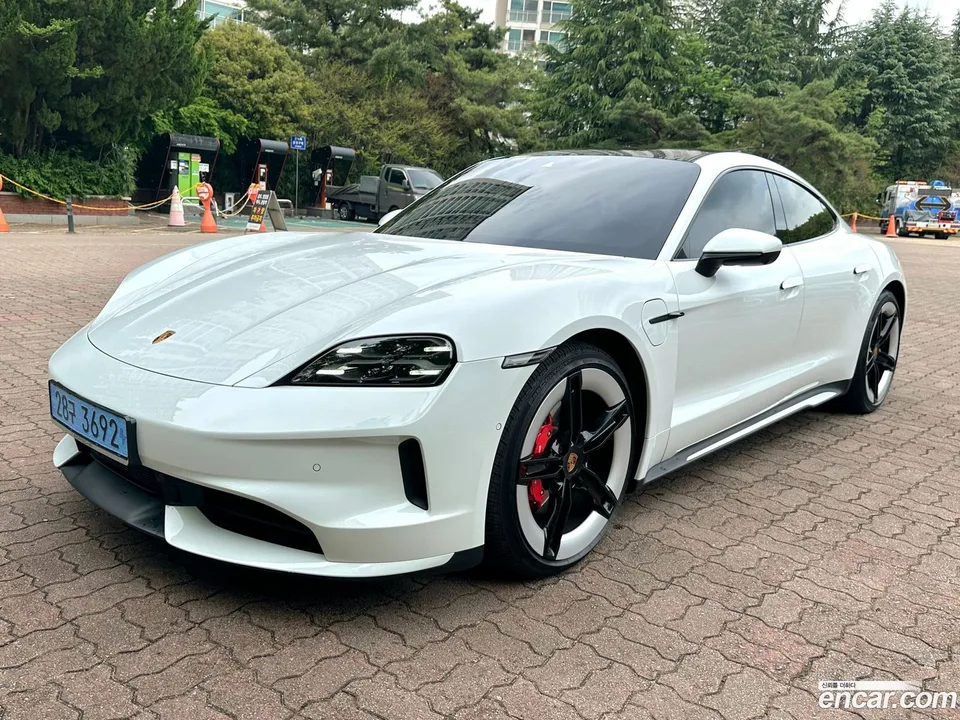 Porsche Taycan 4S 2025 — фото 1, купить с доставкой в Москву