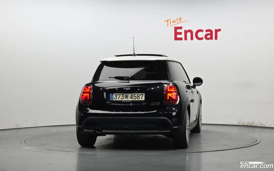 MINI Cooper 2022 — миниатюра 4