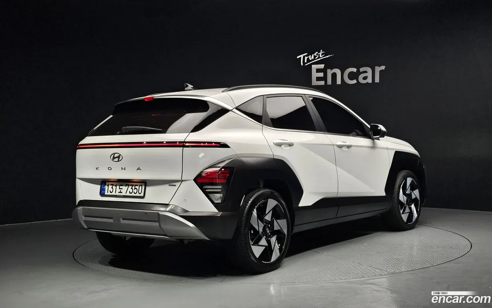 Hyundai Kona 1.6 4WD 2023 — миниатюра 2