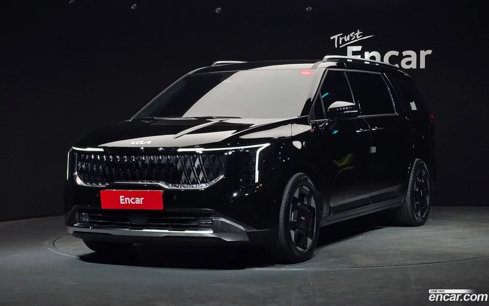 Kia Carnival 7 2025 — фото 1, купить с доставкой в Москву