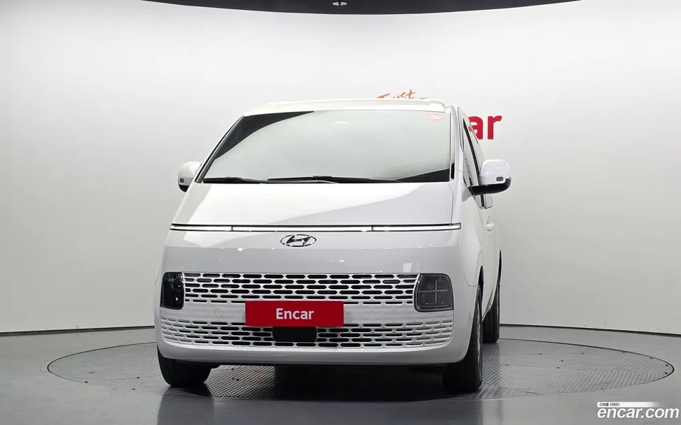 Hyundai Staria 3 2023 — миниатюра 3