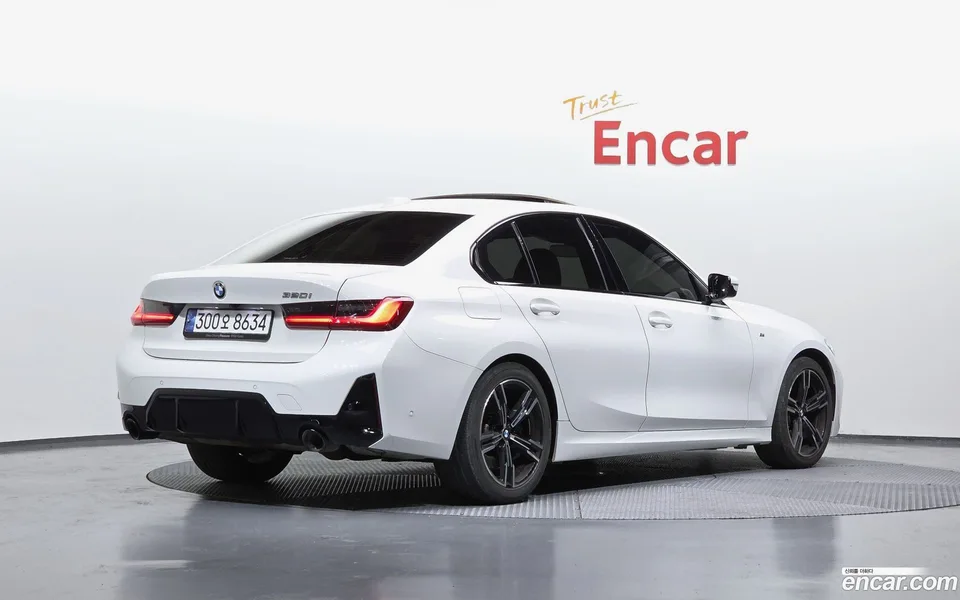 BMW 3 Series 320i M 2023 — миниатюра 2