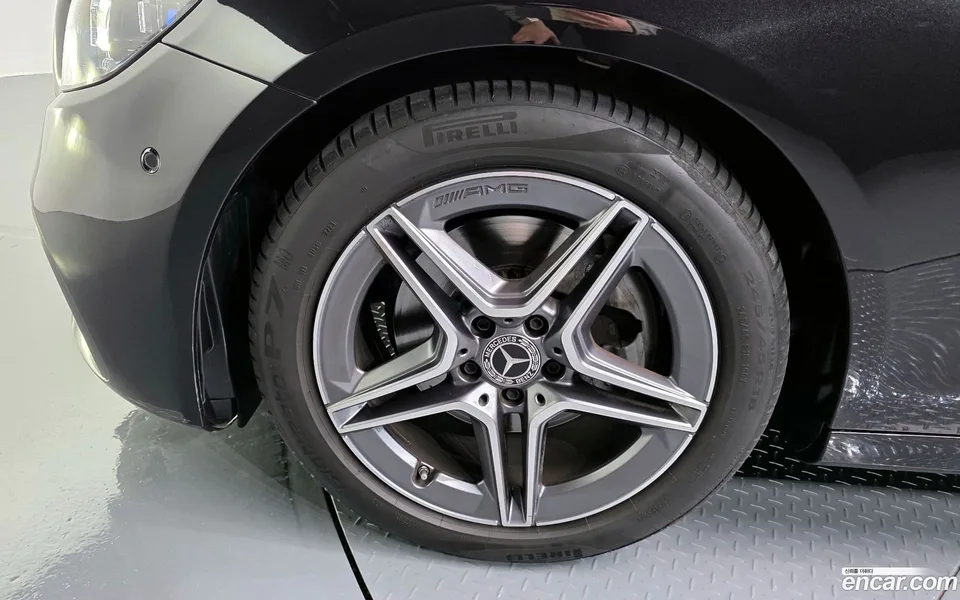 Mercedes-Benz E-Class E250 AMG Line 2023 — миниатюра 5