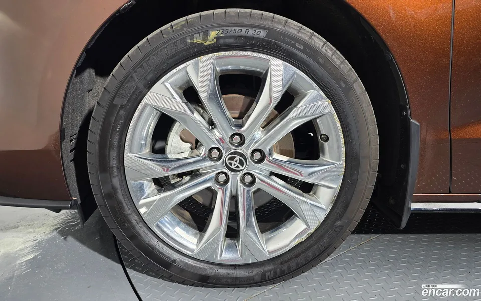Toyota Sienna 2.5 2WD 2023 — миниатюра 5