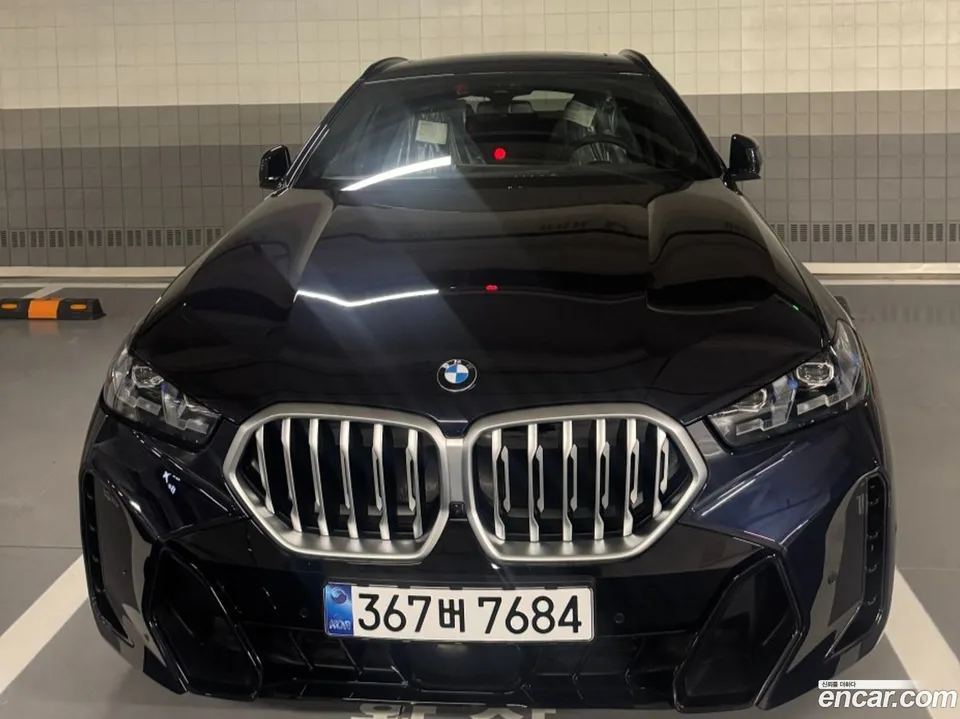 BMW X6 (G06) xDrive40i M 2026 — фото 1, купить с доставкой в Москву