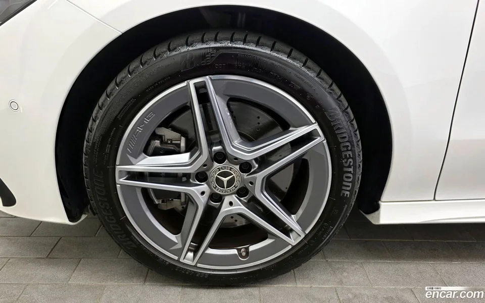 Mercedes-Benz CLA-Class CLA250 4MATIC 2024 — миниатюра 5