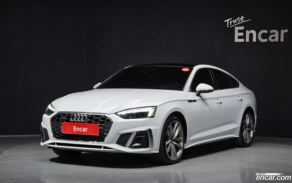 Audi A5 40 TFSI 2024 — фото 1, купить с доставкой в Москву