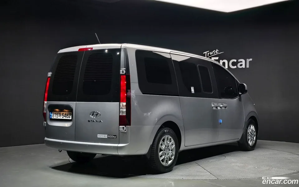 Hyundai Staria 5 2023 — миниатюра 2
