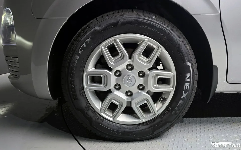 Hyundai Staria 5 2023 — миниатюра 5