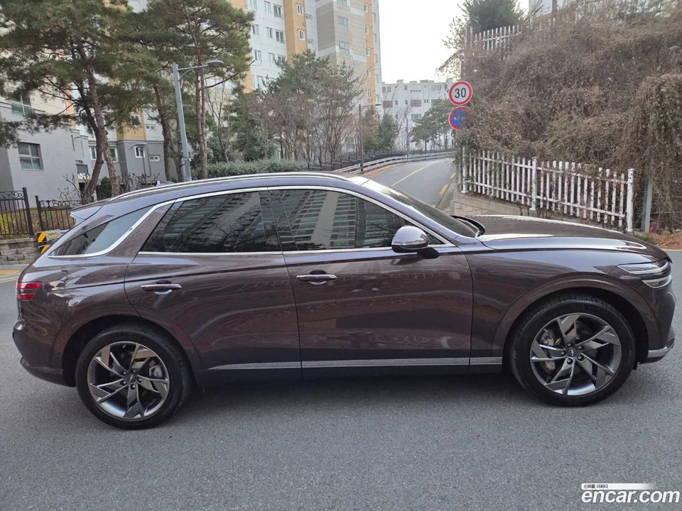 Genesis Electrified GV70 e-AWD 2022 — миниатюра 2