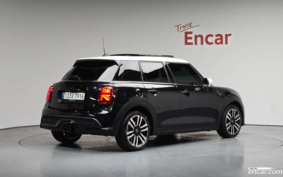MINI Cooper S 5 2024 — миниатюра 2