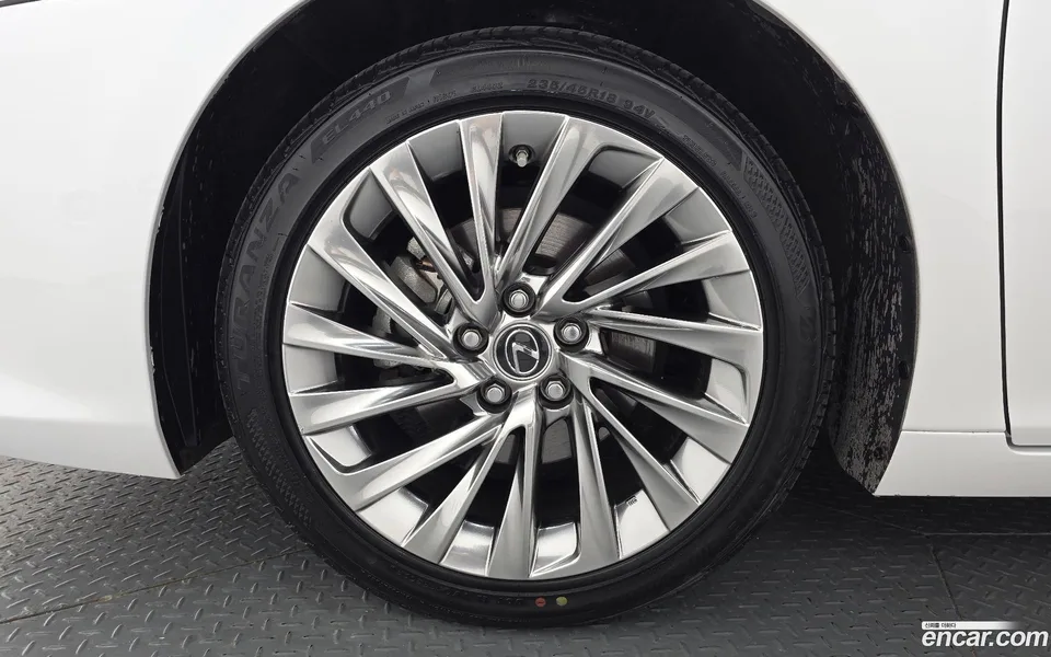 Lexus ES 300h 2024 — миниатюра 5