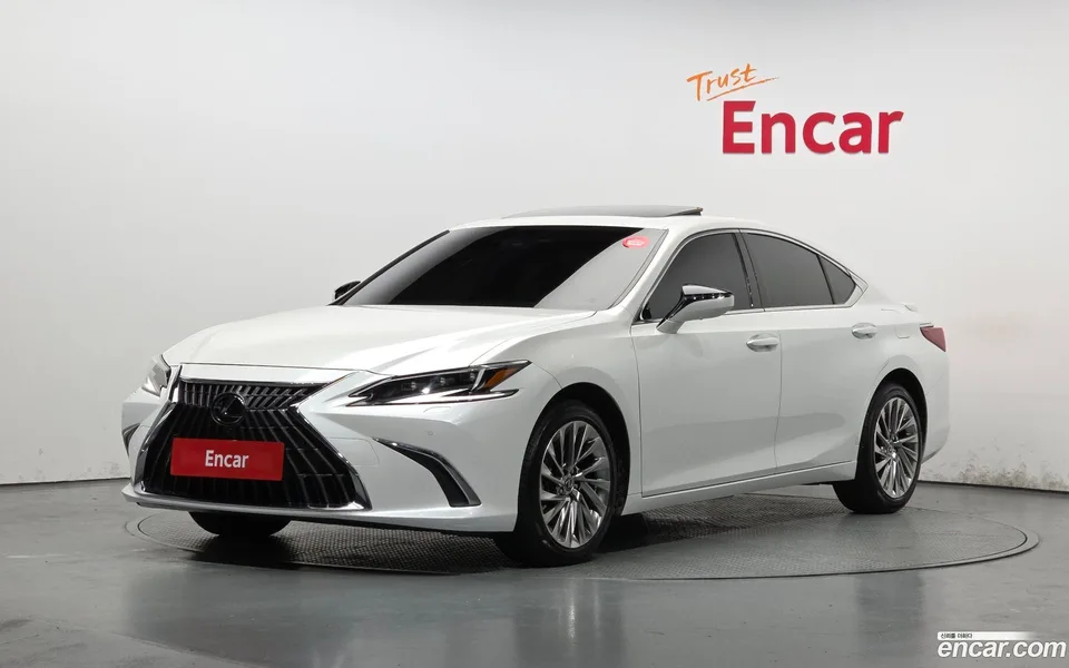 Lexus ES 300h 2024 — фото 1, купить с доставкой в Москву