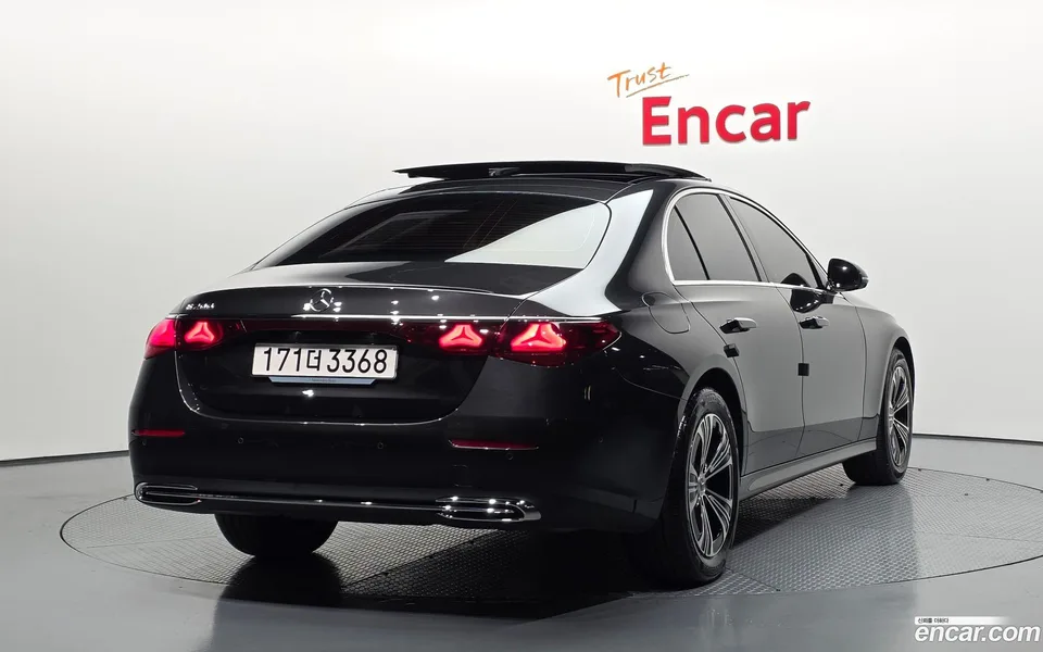 Mercedes-Benz E-Class E200 2025 — миниатюра 2