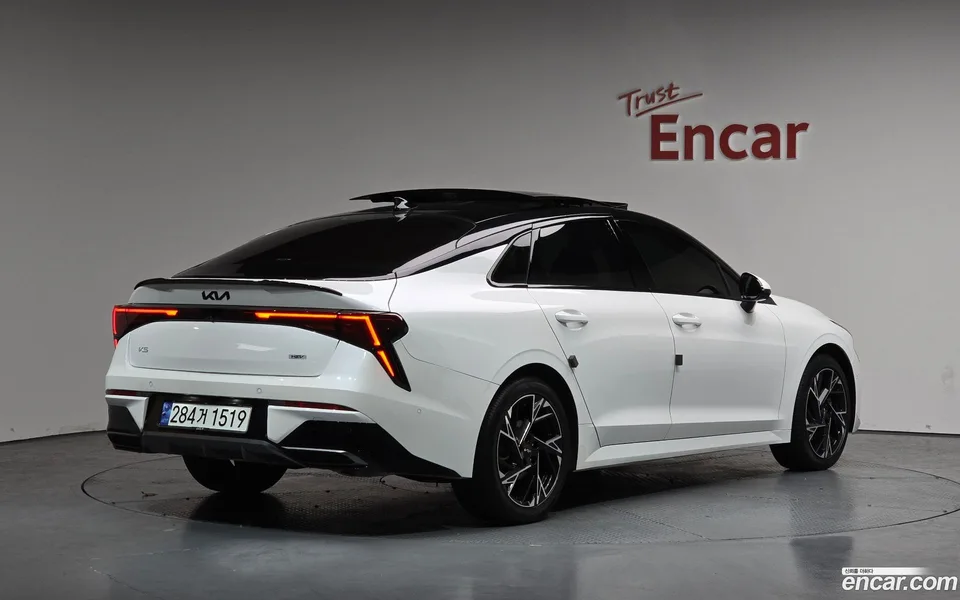 Kia K5 Hybrid 2024 — миниатюра 2