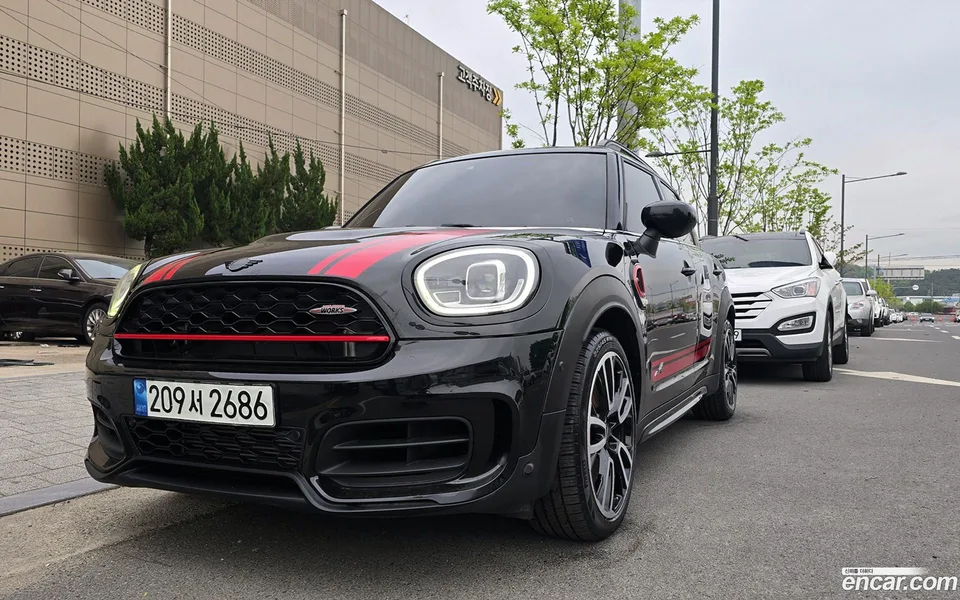 MINI Cooper S Countryman JCW 2022 — фото 1, купить с доставкой в Москву