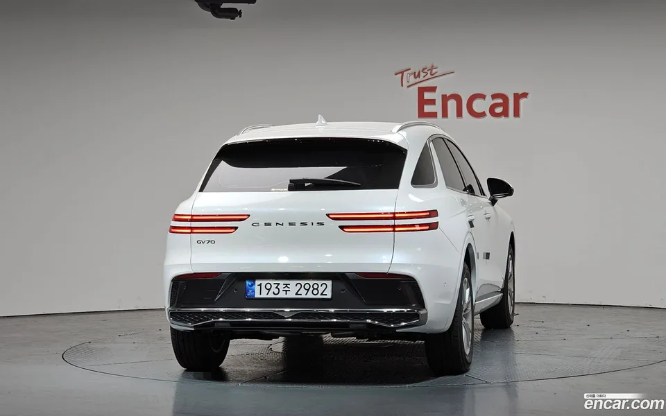 Genesis GV70 2.5T 2WD 2025 — миниатюра 4