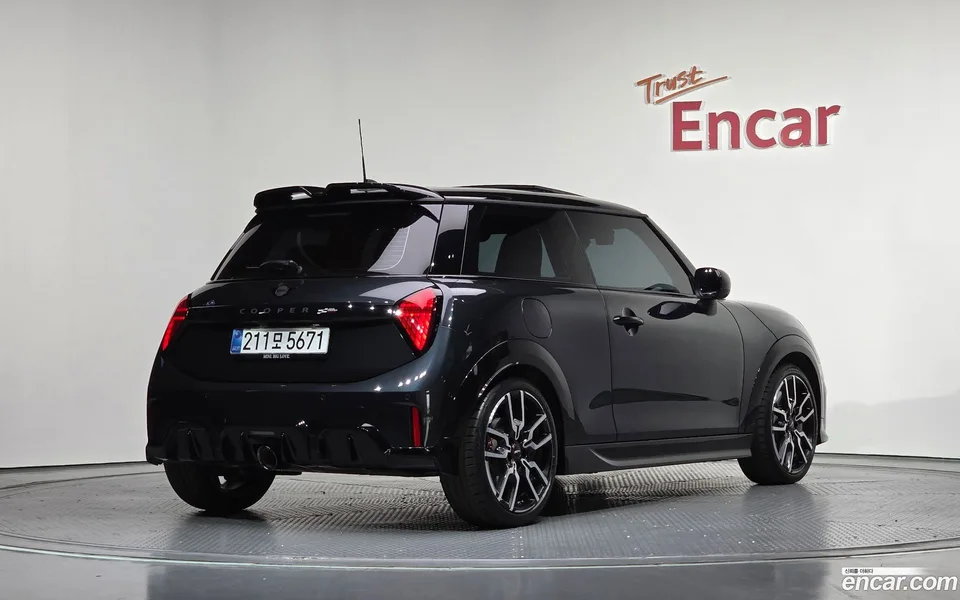 MINI Cooper S JCW 2025 — миниатюра 2