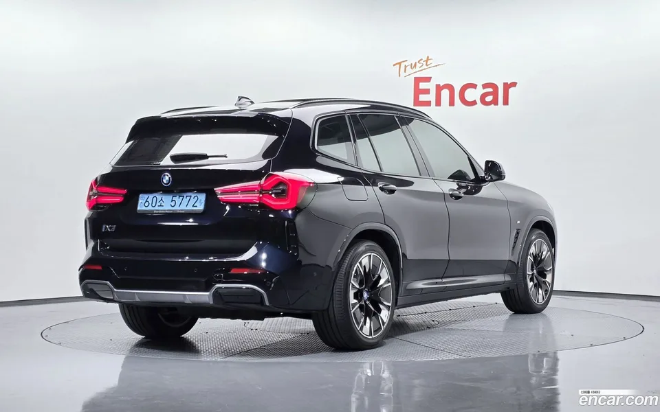 BMW iX3 M 2022 — миниатюра 2