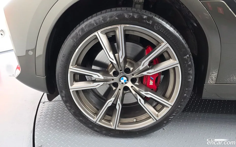 BMW X6 M50i 2022 — миниатюра 5