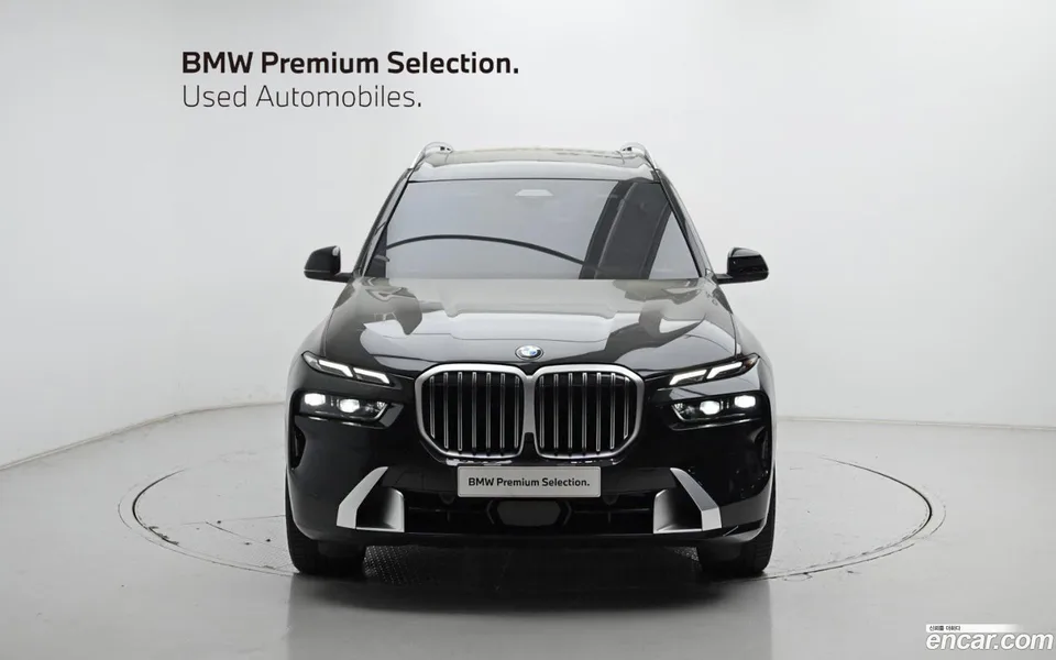 BMW X7 xDrive 40i 7 2025 — миниатюра 3