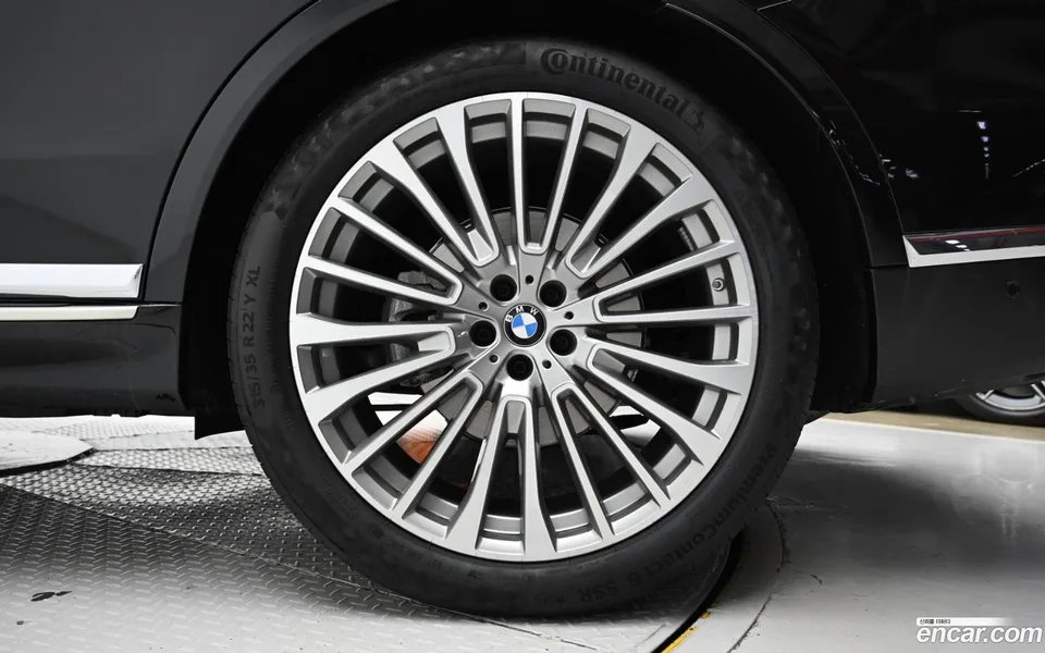 BMW X7 xDrive 40i 7 2025 — миниатюра 5