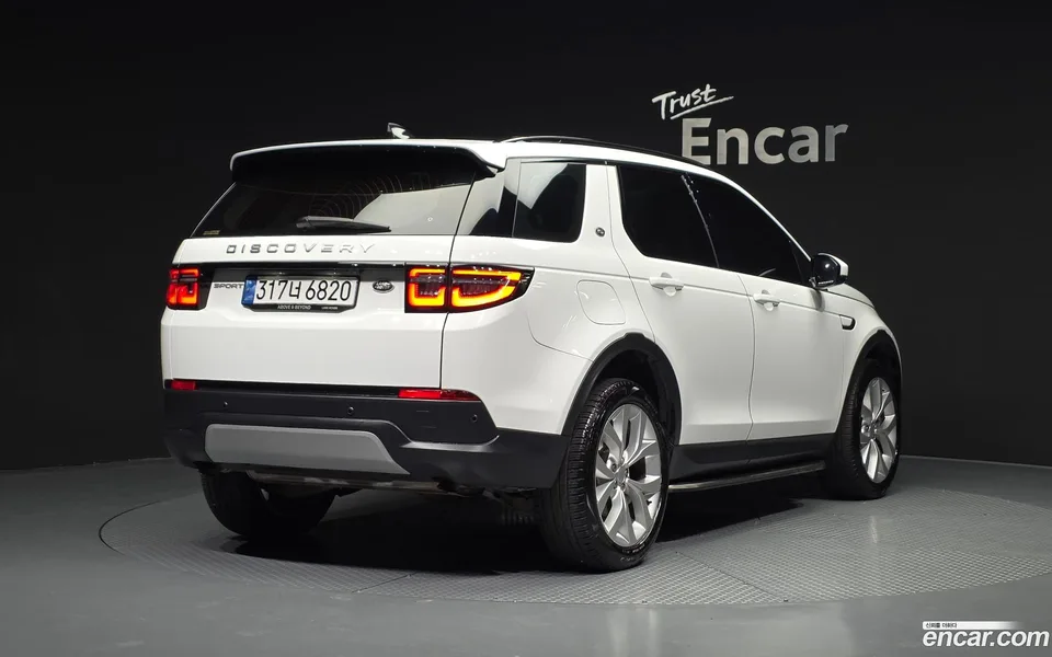 Land Rover Discovery Sport P250 SE 2022 — миниатюра 2
