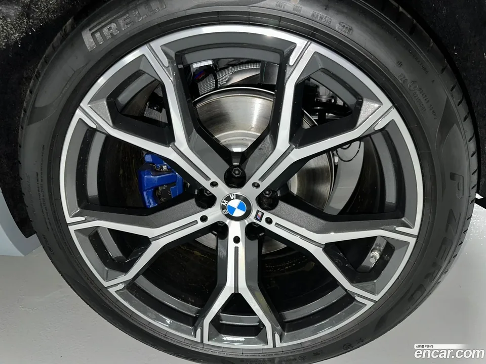 BMW X5 xDrive 40i M 2025 — миниатюра 5