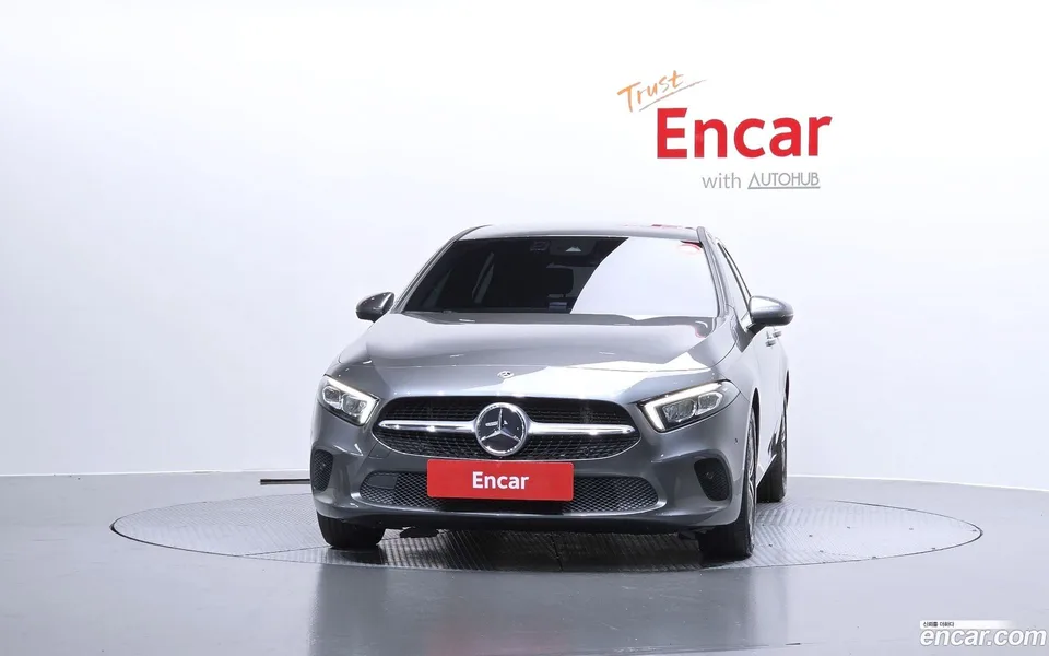 Mercedes-Benz A-Class A220 2022 — миниатюра 3