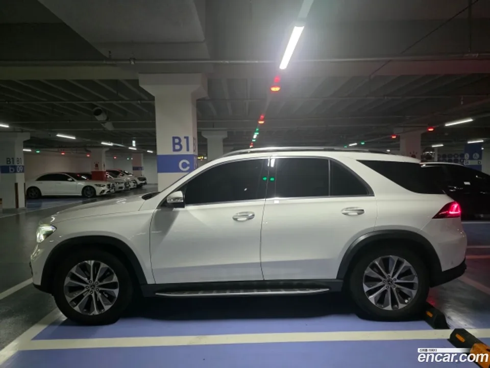 Mercedes-Benz GLE-Class GLE300d 4MATIC 2022 — миниатюра 2