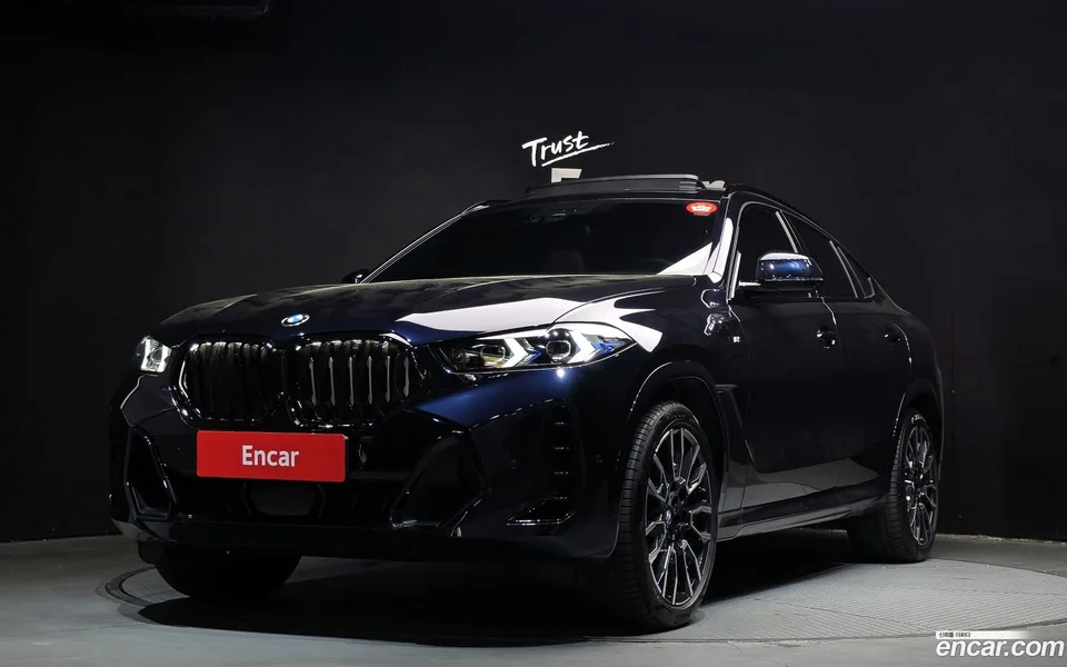 BMW X6 xDrive40i M 2025 — фото 1, купить с доставкой в Москву