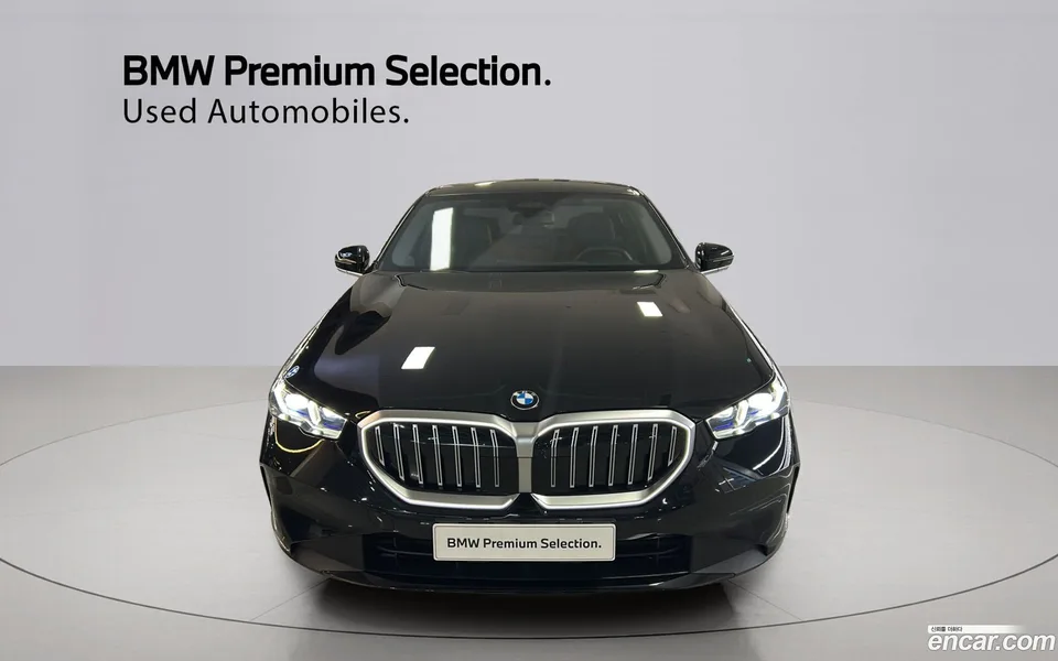 BMW 5 Series 530i xDrive 2025 — миниатюра 3