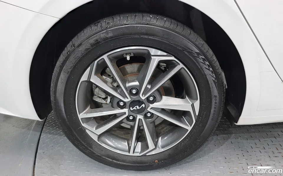 Kia K3 1.6 2023 — миниатюра 5