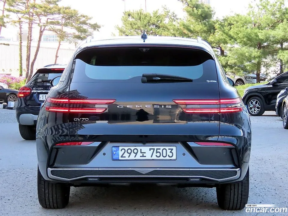 Genesis GV70 2.5T 2WD 2024 — миниатюра 4