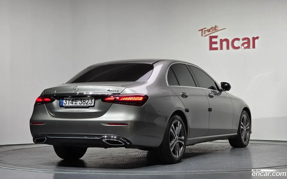 Mercedes-Benz E-Class E350 4MATIC 2022 — миниатюра 2