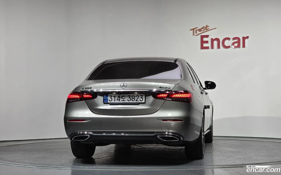 Mercedes-Benz E-Class E350 4MATIC 2022 — миниатюра 4