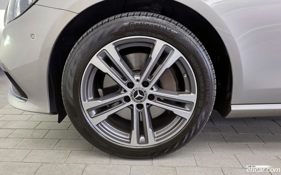 Mercedes-Benz E-Class E350 4MATIC 2022 — миниатюра 5