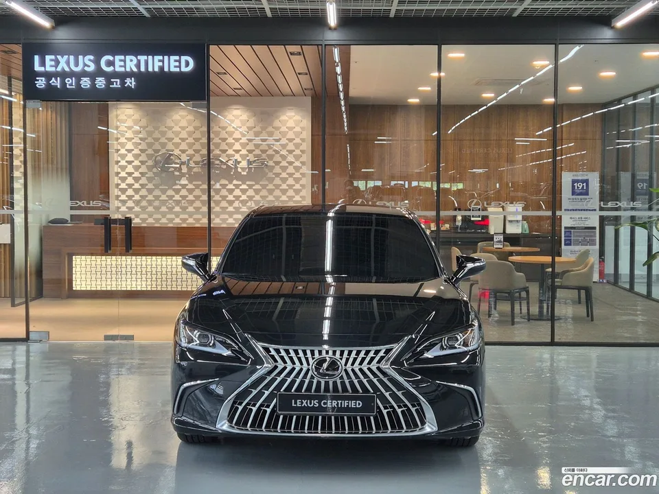 Lexus ES 300h 2025 — миниатюра 3