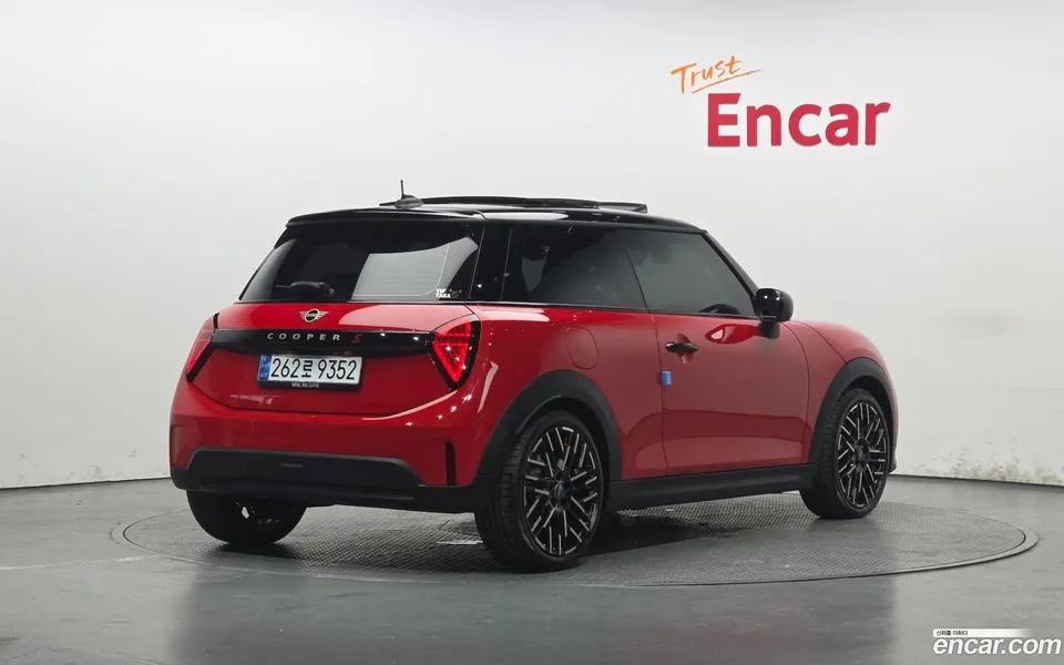 MINI Cooper S 2024 — миниатюра 2
