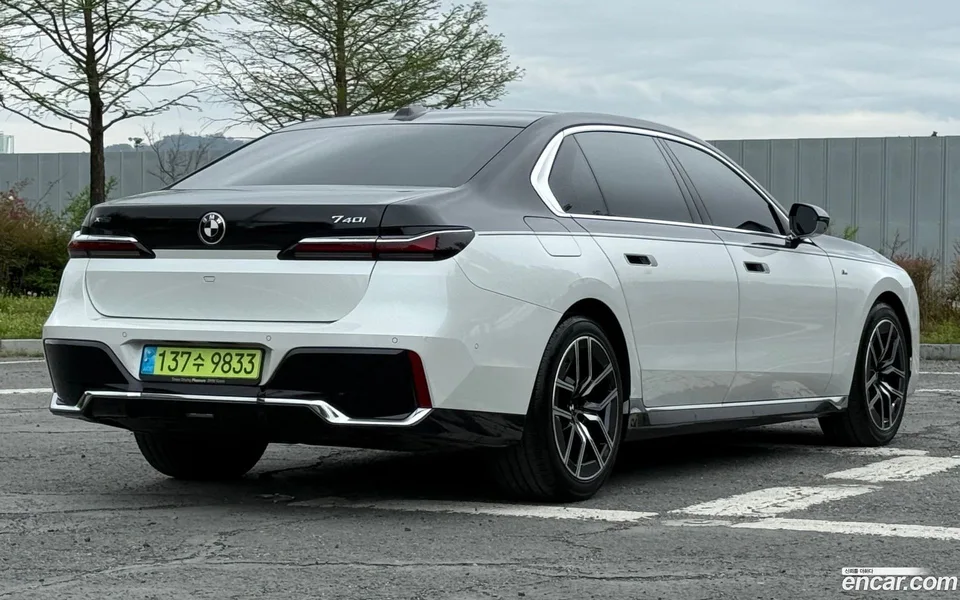 BMW 7 Series 740i xDrive M 2024 — миниатюра 2
