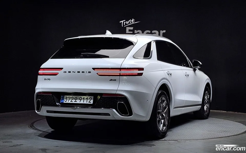 Genesis GV70 2.5T AWD 2023 — миниатюра 2