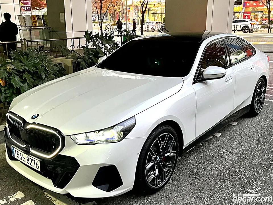 BMW 5 Series 530i xDrive M 2025 — миниатюра 2