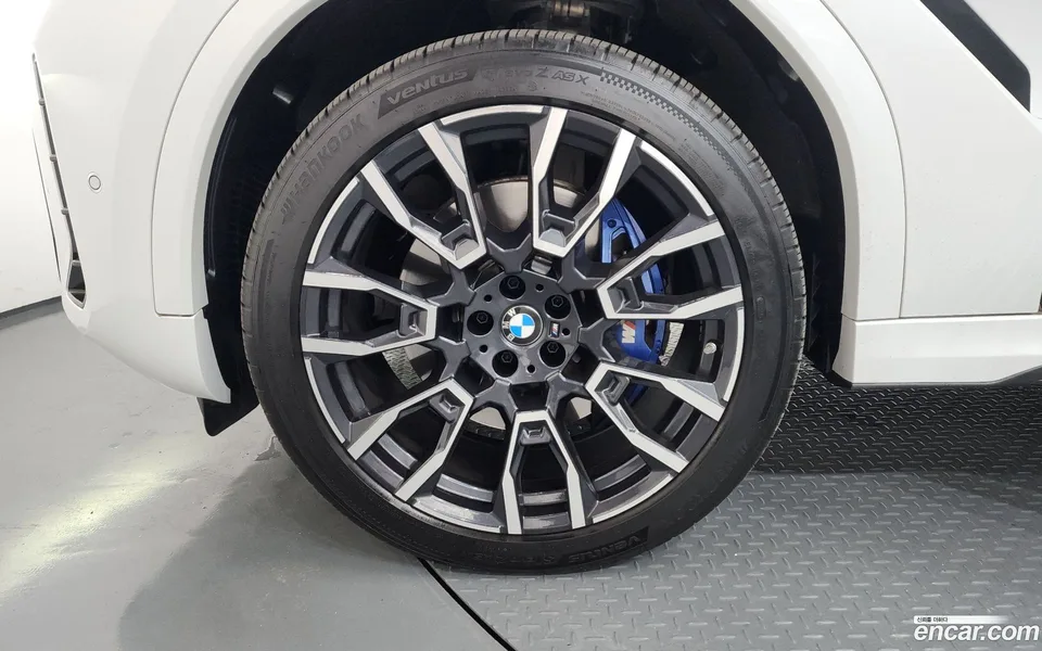 BMW X6 xDrive40i M 2023 — миниатюра 5