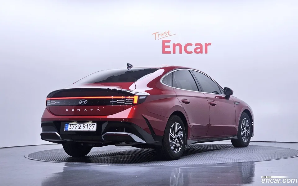 Hyundai Sonata The Edge Hybrid 2023 — миниатюра 2