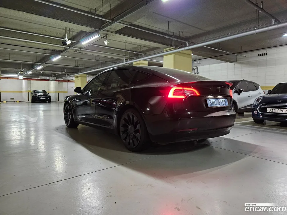 Tesla Model 3 AWD 2022 — миниатюра 2